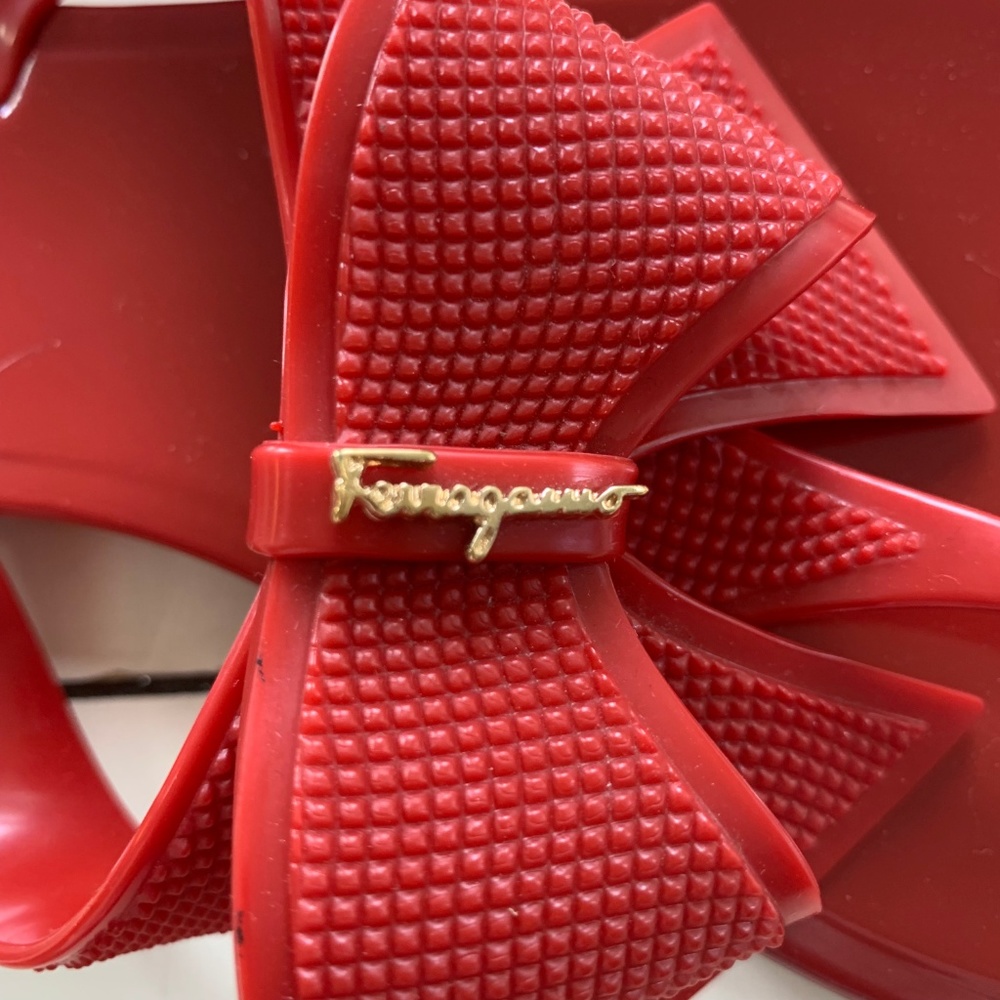Salvatore Ferragamo Red Bali Bow Sandals - Picture 4 of 8